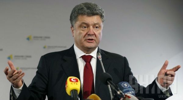 Є три варіанти миротворчої місії в Донбасі - Порошенко. Президент бачить три варіанти підстраховки Мінських угод - посилення ОБСЄ, миротворча місія під егідою ООН або місія Європейського Союзу