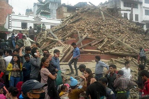 Землетрус в Непалі. Сотні загиблих (ФОТО, ВІДЕО). Сьогодні, 25 квітня, в Непалі стався потужний землетрус, який Геологічна служба США оцінює приблизно в 7,9 бала за шкалою Ріхтера. 
