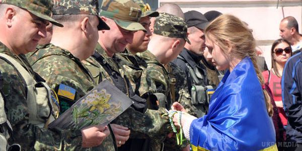 Близько 200 полтавських правоохоронців вирушили на Донбас. Майже 200 полтавських правоохоронців вирушили забезпечувати правопорядок на сході України.