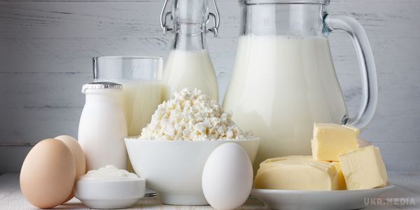 Чому слід вживати молоко і молочні продукти. Молочні продукти містять корисні речовини, які легко засвоюються організмом.