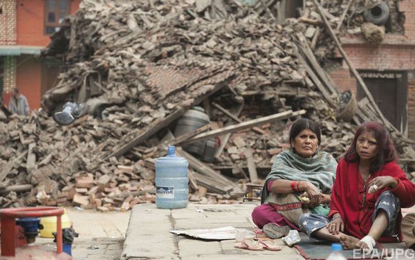 Число загиблих в результаті землетрусу в Непалі досягло 3218 осіб (фото). У Непалі тривають пошуки загиблих