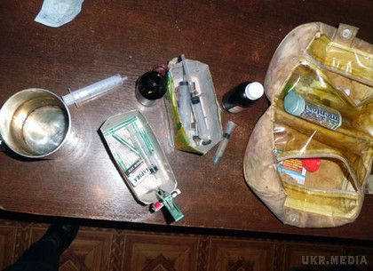 36-річну мешканку Харківської області підозрюють в організації наркопритону. На Харківщині жінка організувала наркопритон