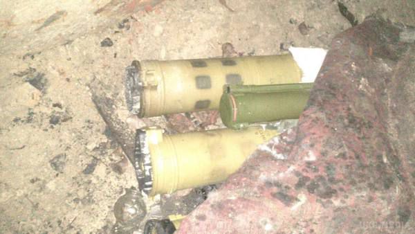 «Київ-1» та СБУ знайшли кілька складів бойовиків (фото). Знищено кілька складів зі зброєю бойовиків 