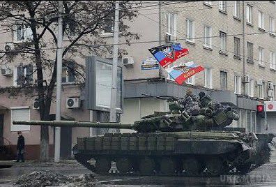 У Донецьку роззброюють «козаків». Жителів розбудили стрілянина і вибухи