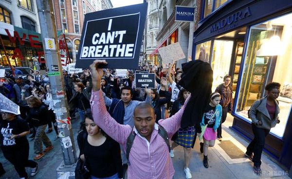 Акції протесту в Балтіморі поширилися на Нью-Йорк і Бостон. У Нью-Йорку і Бостоні сотні людей вийшли на акції протесту проти поліцейського свавілля