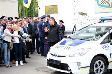 Аваков. Харків отримає 100 високотехнологічних патрульних авто (фото). Машини будуть оснащені планшетними комп'ютерами з інтерактивною системою доступу до баз даних