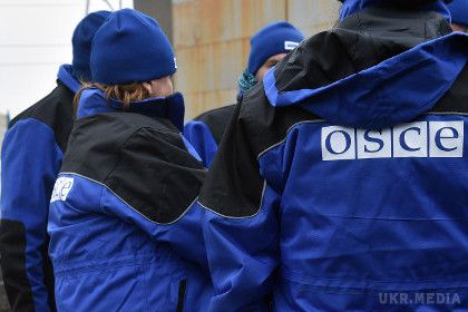 В Донбасі почали роботу міжнародні інспектори. Роботу розпочала міжнародна група інспекторів на чолі з фахівцями з Данії.