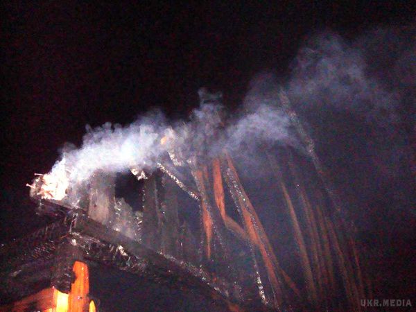 Пожежа знищила виставковий будинок Сорочинського ярмарку. Місцеві ЗМІ повідомляють, що напередодні відкриття ярмарки її гглавному перевізнику спалили транспорт