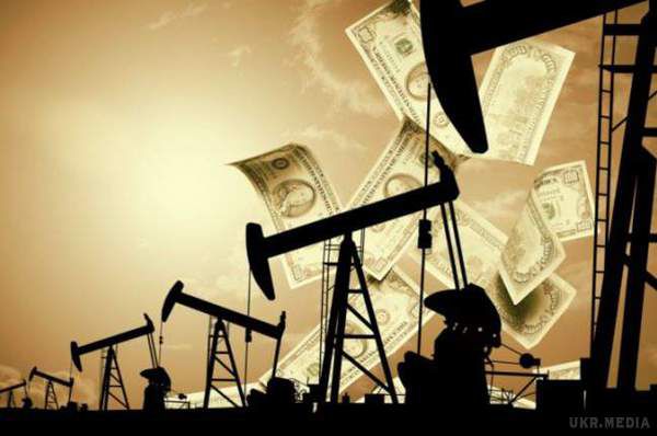 Ціни на нафту знижуються через побоювання інвесторів щодо перенасичення ринку. Світові ціни на нафту демонструють негативну динаміку в п'ятницю на тлі занепокоєння інвесторів відносно перенасичення глобального ринку цієї сировини, свідчать дані торгів.
