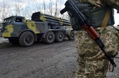 У Мар'їнському районі Донецька ситуація різко погіршилася. Бойовики атакують оборонні позиції