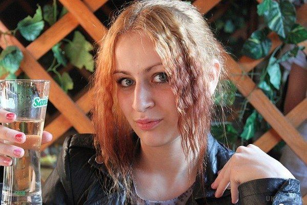 Нова ''багіня'' -Донька луганського регіонала бореться за титул міс ''ЛНР''(фото). Дочка луганського члена Партії регіонів Леонарда Свідовського, відомого медійного телеведучого місцевого каналу, який разом з одіозним главою ТРК Родіоном Мірошником робив передачі про «бандерівців-карателів», Марія, бореться за титул «Міс ЛНР».
