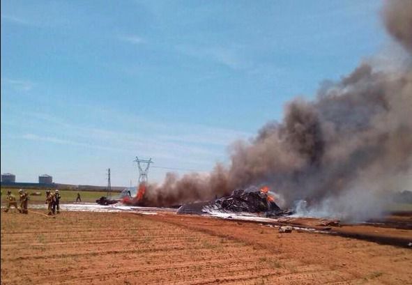 В Іспанії на зльоті розбився військово-транспортний літак. За різними даними, на борту літака знаходилося шість або сім чоловік