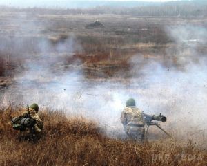 У Широкіно під Маріуполем йде бій. Вогневі точки сил ”ДНР” придушуються з використанням мінометів калібру 82 і стрілецької зброї