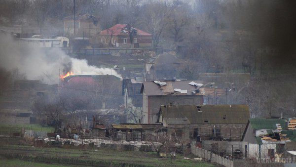 Ситуація в Широкіно залишається напруженою, постійні обстріли - "Азов" (відео). Позиції українських сил в Широкіно за ранок обстріляли більше 30 разів.
