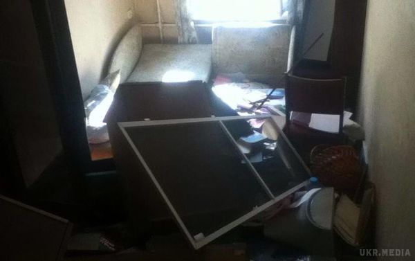 У Донецьку бойовики побили журналіста і розгромили його квартиру - ЗМІ. Бойовики розгромили квартиру журналіста, після нападу у нього зламана щелепа