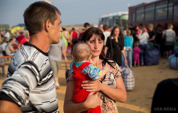 Біженці з Донбасу втекли в Польщу, клянуть Україну і вже не хочуть туди повертатися. 50-річна Надія - одна з небагатьох біженців з України, яка погоджується розповісти про свій приїзд до Варшави. 