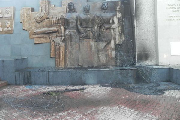 Росія. Меморіал Перемоги підпалили у Бурятії. Пам'ятнику завдано значної шкоди