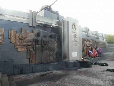 Росія. Меморіал Перемоги підпалили у Бурятії. Пам'ятнику завдано значної шкоди