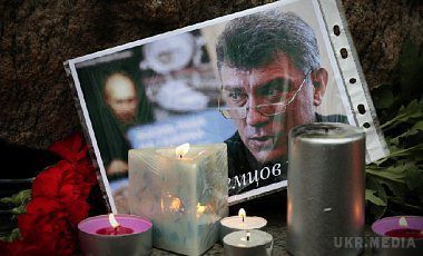 У справі про вбивство Нємцова з'явився новий фігурант - ЗМІ. Стало відомо, що слідчі розшукують жителя Чечні, якого підозрюють у наданні кілерам авто і пістолети з набоями