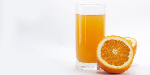 Апельсиновий сік небезпечніше газованих напоїв. Вчені закликають виключити апельсиновий сік з раціону з-за величезної кількості цукру, що міститься в ньому.