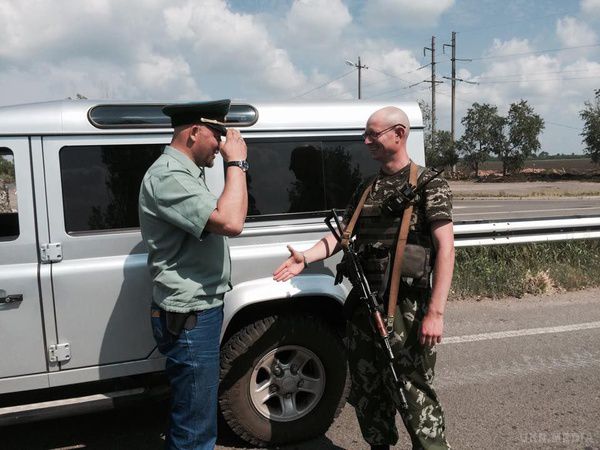 Фотопідсумки тижня.  На Донеччині з'явився двійник прем'єра. З полону вийшов кіборг (фото). Силовики збили російський безпілотник, Львів став Венецією, у Миколаєві заново винайшли велосипед