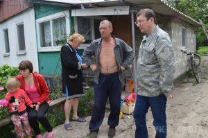 Москаль влаштував екстрим для Луценка. Луганський губернатор Геннадій Москаль, який відомий своїми несподіваними заходами на окупованій території, на цей раз влаштував «екстрім-шоу» відомому політикові Юрію Луценко.