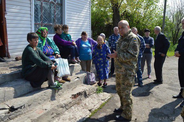 Москаль влаштував екстрим для Луценка. Луганський губернатор Геннадій Москаль, який відомий своїми несподіваними заходами на окупованій території, на цей раз влаштував «екстрім-шоу» відомому політикові Юрію Луценко.