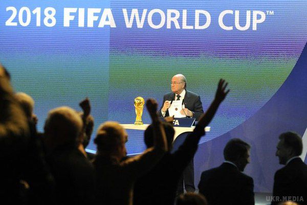 ФІФА вирішила не відбирати у Росії чемпіонат світу з футболу. Організація зазначила, що Росія і Катар збережуть право проведення чемпіонатів незалежно від підсумків розслідування справи про корупцію
