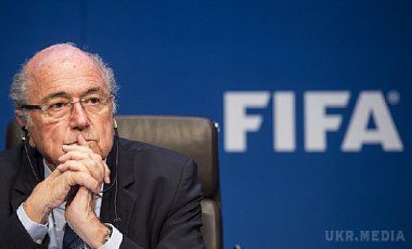 Президент ФІФА Йозеф Блаттер подав у відставку. Щоб вибрати заміну чинному президенту ФІФА, буде скликаний позачерговий конгрес федерації
