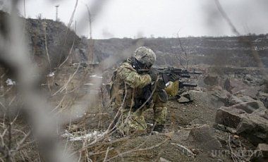  Знову відбулося бойове зіткнення під Мар'їнкою. За попередніми даними штабу АТО, українські вояки вступили в бій з диверсійною групою окупантів. 