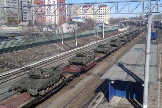 На територію, контрольовану бойовиками, з Росії прибув ешелон з танками. 5 червня на залізничну станцію в окупованому Іловайські зайшов вантажний склад з бронетехнікою.