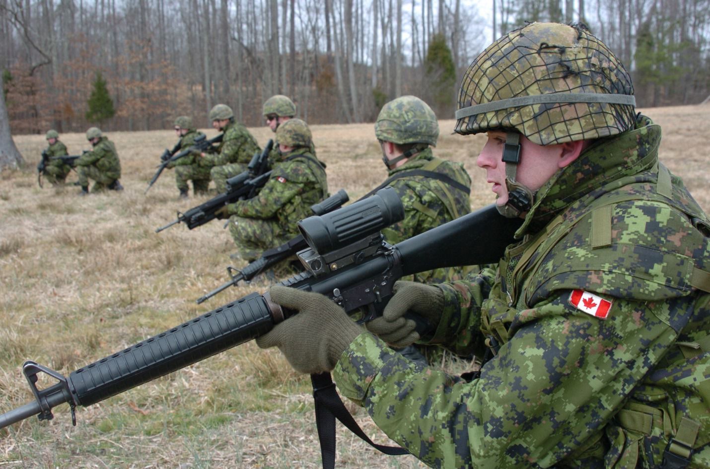 Канада своїх військових відправить в Україну . Канадські інструктори будуть тренувати українських військовослужбовців