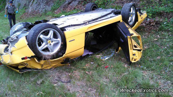 Розбився суперкар Ferrari F355 (фото). Старенького "італійця" підрізав невідомий