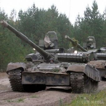 Ніч на Донбасі видалася гарячою, противник застосував танки проти мирних жителів - штаб АТО. Терористи обстріляли з танків Водяне і Трудівське
