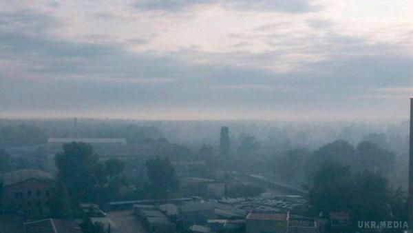 У Дарницькому районі Києва горить ліс. Місцеві жителі повідомляють, що загорівся ліс.