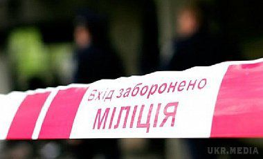 У Києві на Троєщині невідомий застрелив чоловіка. На парковці біля Троєщинського ринку столиці невідомий вбив чоловіка 1985 року народження