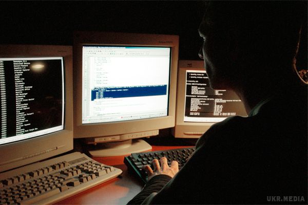 Хакери розіслали листи з комп'ютера Меркель. Невстановлені хакери здійснили кібератаку на внутрішню мережу бундестагу. Комп'ютер канцлера Німеччини Ангели Меркель також зазнав нападу.