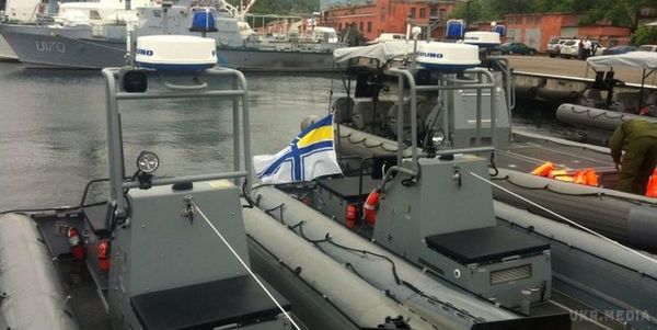 ВМС України отримали від США п'ять швидкісних катерів. На одеської військово-морської бази освоюють американські швидкісні катери для спецназу.