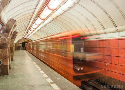 Більше двохсот тисяч харків'ян будуть їздити в метро безкоштовно. Рішення міськради. Місто залишило пільгу на проїзд у метрополітені для 207,2 тисячі харків'ян - «дітей війни», ветеранів праці, учасників війни, Героїв СРСР і жертв нацистських переслідувань.