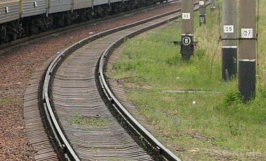  Залізничне полотно  невідомі підірвали На Луганщині. Вибухівка була закладена і приведена в дію в час, коли на цій ділянці не було потягів, тому обійшлося без постраждалих