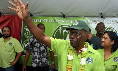 США вимагають екстрадиції колишнього віце-президента ФІФА. У травні Уорнер здався поліції Тринідаду і Тобаго, але потім був відпущений під заставу в $2,5 млн. Тепер Вашингтон вимагає екстрадувати його до США