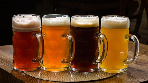 Віднині в Україні пиво офіційно прирівняли до алкоголю. Згідно з ухваленими у грудні минулого року змінами до Податкового кодексу, з 1 липня пиво прирівнюється до алкоголю і для його виробництва запроваджено низку додаткових норм контролю