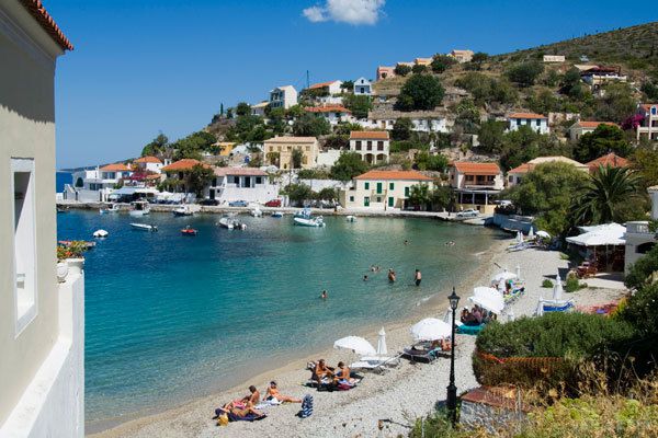 Із-за дефолту Греція втратила туристів. Криза в Греції неминуче позначилася і на туристичному ринку. Готелі країни щодня втрачають 50 тисяч іноземців.