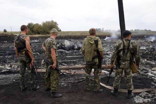  Україні і РФ Нідерланди направили чернетку звіту по катастрофу MH17. Австралія, Малайзія, США і Великобританія, мають у розпорядженні 60 днів для підготовки своїх зауважень до звіту.