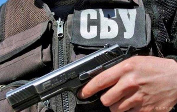 СБУ передала США докази присутності  "російських генералів" в Донбасі. П'ять російських генералів відіграють ключову роль в організації та командуванні військами ополченців на південному сході України, говориться в доповіді СБУ, який був направлений в США