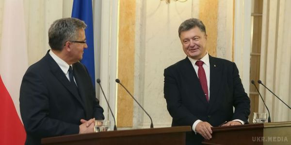 Підсумки зустрічі Порошенка і Коморовського. Стратегічні відносини між Україною і Польщею продовжать розвиватися, заявив Порошенко після зустрічі з Коморовським.