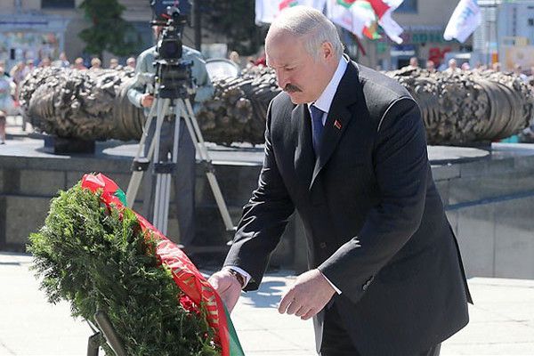 Білорусь відзначає День Незалежності. Сьогодні, 3 липня, Білорусь відзначає своє головне державне свято - День Незалежності.