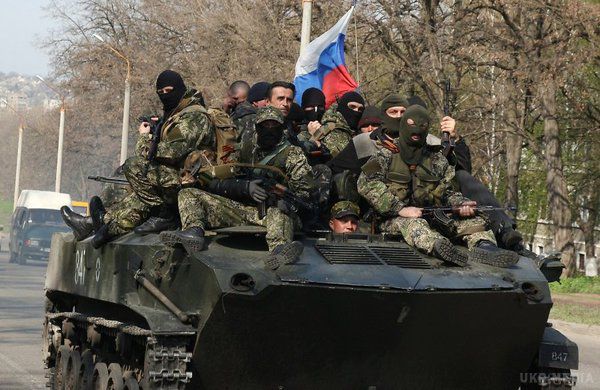 Що далі? - Російська бронетехніка рухається до лінії фронту. Військова обстановка на Донбасі в останній тиждень погіршилася.