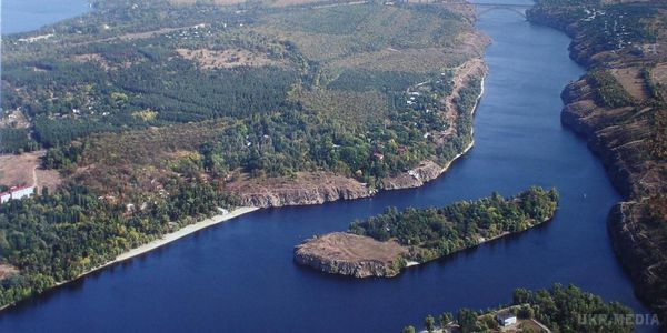 Унікальне поховання III тис до нашої ери виявлено в Україні. У Запорізькій Хортиці виявлено поховання древнього вождя племені або жерця, якому вже п'ять тисяч років.