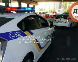 ДТП за участю патрульних авто. 6 розбитих поліцейських Toyota Prius у Києві